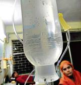 The farmers found that one of the glucose bottles administered to them contained some fungi-like foreign body.(HT PHOTO) The farmers found that one of the glucose bottles administered to them contained some fungi-like foreign body.(HT PHOTO)