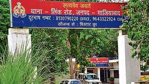 The constables arrested the accused in a bogus case of liquor smuggling at Link Road police station.(Sakib Ali/HT) The constables arrested the accused in a bogus case of liquor smuggling at Link Road police station.(Sakib Ali/HT)