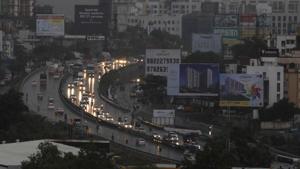 Pune Municipal Corporation plans to build a multilevel flyover at Chandani chowk that has become a nightmare for residents and an accident spot. The project will be carried out by National Highways Authority of India.(HT FILE PHOTO) Pune Municipal Corporation plans to build a multilevel flyover at Chandani chowk that has become a nightmare for residents and an accident spot. The project will be carried out by National Highways Authority of India.(HT FILE PHOTO)