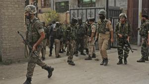 Even as security forces were working on a strategy to recover the hostages safely, a statement purportedly issued by Hizbul operational commander Riyaz Naikoo on the social media stated that militants would henceforth follow “an eye-for-an-eye policy”.(HT Photo/Representative image) Even as security forces were working on a strategy to recover the hostages safely, a statement purportedly issued by Hizbul operational commander Riyaz Naikoo on the social media stated that militants would henceforth follow “an eye-for-an-eye policy”.(HT Photo/Representative image)