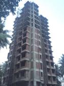 Construction on the redeveloped Dahisar Ujjwal Co-operative Housing Society (CHS), in Kandarpada, Dahisar stopped abruptly in 2015.(HT Photo) Construction on the redeveloped Dahisar Ujjwal Co-operative Housing Society (CHS), in Kandarpada, Dahisar stopped abruptly in 2015.(HT Photo)
