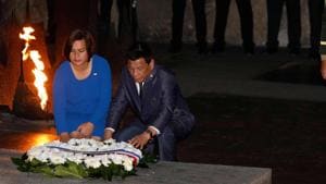 The President of the Philippines Rodrigo Duterte (R) and his daughter lay a wreath at the Hall of Remembrance on September 3 during his visit to the Yad Vashem Holocaust Memorial museum in Jerusalem.(AFP Photo)