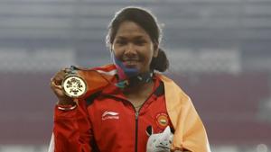 Swapna Barman became the first Indian heptathlete to win a gold at the Asian Games.(REUTERS) Swapna Barman became the first Indian heptathlete to win a gold at the Asian Games.(REUTERS)