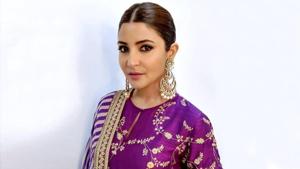 Anushka Sharma’s Sabyasachi suit is quite a fitting choice for the next wedding you attend as a guest. (Instagram) Anushka Sharma’s Sabyasachi suit is quite a fitting choice for the next wedding you attend as a guest. (Instagram)