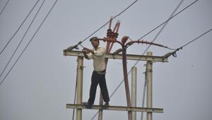 Residents have submitted several memorandums to the discom seeking urgent measures to augment the existing electricity infrastructure in their respective areas and boost supply. (Sakib Ali /HT Photo) Residents have submitted several memorandums to the discom seeking urgent measures to augment the existing electricity infrastructure in their respective areas and boost supply. (Sakib Ali /HT Photo)