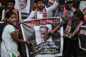Political activists in Thane protest MLA Ramdas Kadam’s misogynist comments on Wednesday.(HT Photo) Political activists in Thane protest MLA Ramdas Kadam’s misogynist comments on Wednesday.(HT Photo)