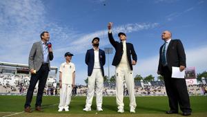 England captain Joe Root tosses the coin alongside India captain Virat Kohli ahead of the Specsavers 4th Test match between England and India at The Ageas Bowl on August 30, 2018 in Southampton, England.(Getty Images) England captain Joe Root tosses the coin alongside India captain Virat Kohli ahead of the Specsavers 4th Test match between England and India at The Ageas Bowl on August 30, 2018 in Southampton, England.(Getty Images)