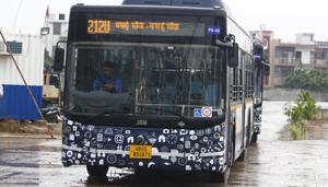 On September 6, four days after its launch, the Gurugaman bus service had its busiest day so far with a ridership of 4,948 passengers.(Yogendra Kumar/HT PHOTO) On September 6, four days after its launch, the Gurugaman bus service had its busiest day so far with a ridership of 4,948 passengers.(Yogendra Kumar/HT PHOTO)