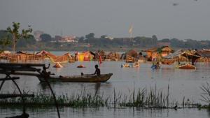 Low lying area of Daraganj flooded in Allahabad on Sunday.(HT Photo) Low lying area of Daraganj flooded in Allahabad on Sunday.(HT Photo)