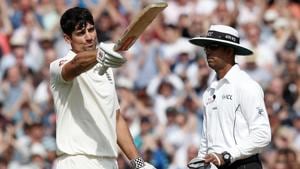 Alastair Cook (L) celebrates his century during play on the fourth day of the fifth Test cricket match against India.(AFP) Alastair Cook (L) celebrates his century during play on the fourth day of the fifth Test cricket match against India.(AFP)