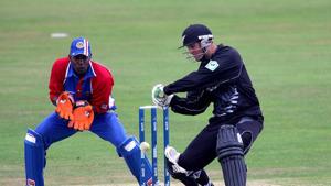 New Zealand's Nathan Astle (r) and USA's wicketkeeper Mark Johnson.(Getty Images) New Zealand's Nathan Astle (r) and USA's wicketkeeper Mark Johnson.(Getty Images)