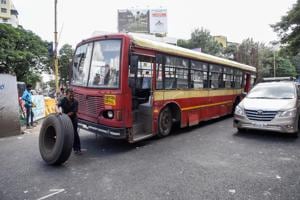 PMPML buses have a total 25.86 lakh km dead mileage in the year 2017-18.the audit department said PMPML needs proper planning to reduce losses incurred due to dead mileage(HT/PHOTO) PMPML buses have a total 25.86 lakh km dead mileage in the year 2017-18.the audit department said PMPML needs proper planning to reduce losses incurred due to dead mileage(HT/PHOTO)