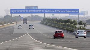 According to the police, the incident took place on August 23 around 8pm, while the duo was on their way from Sonepat, Haryana, to Bulandshahr.(HT File Photo) According to the police, the incident took place on August 23 around 8pm, while the duo was on their way from Sonepat, Haryana, to Bulandshahr.(HT File Photo)