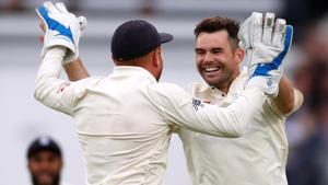 James Anderson celebrates the wicket of India's Mohammed Shami at the Oval.(REUTERS) James Anderson celebrates the wicket of India's Mohammed Shami at the Oval.(REUTERS)