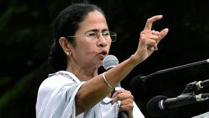 West Bengal chief minister Mamata Banerjee on Tuesday said her government will slash the prices of petrol and diesel by one rupee per litre.(PTI File Photo) West Bengal chief minister Mamata Banerjee on Tuesday said her government will slash the prices of petrol and diesel by one rupee per litre.(PTI File Photo)