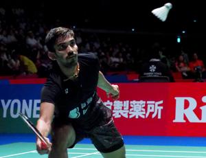 India's Srikanth Kidambi hits a return towards South Korea's Lee Dong-Keun during their men's quarter-final match at the Japan Open badminton championships in Tokyo.(AFP) India's Srikanth Kidambi hits a return towards South Korea's Lee Dong-Keun during their men's quarter-final match at the Japan Open badminton championships in Tokyo.(AFP)