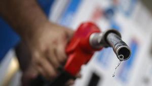 While petrol price was increased by 28 paise a litre, diesel rates went up by 22 paise, according to a price notification of state-owned oil marketing companies.(Bloomberg File Photo) While petrol price was increased by 28 paise a litre, diesel rates went up by 22 paise, according to a price notification of state-owned oil marketing companies.(Bloomberg File Photo)