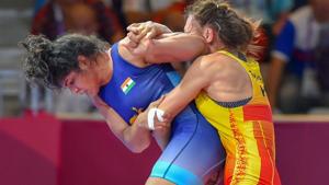 Sakshi Malik defeated Elmira Gambarova of Azerbaijan 6-2 in the semi-final in Minsk, Belarus.(PTI) Sakshi Malik defeated Elmira Gambarova of Azerbaijan 6-2 in the semi-final in Minsk, Belarus.(PTI)