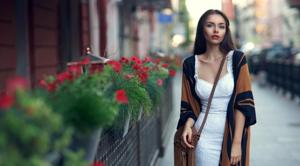 Don’t opt for the same-old jeans and top combination. Experiment with jackets, maxi dresses and long kurtas instead.(Shutterstock) Don’t opt for the same-old jeans and top combination. Experiment with jackets, maxi dresses and long kurtas instead.(Shutterstock)