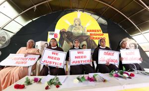 Nuns hold placards during a protest demanding justice after an alleged sexual assault of a nun by a bishop in Kochi, Kerala, September 13, 2018. The placards read in Malayalam "Why is the government silent?', 'Police, do justice', and "Our lives are threatened'.(Vivek Nair/HT Photo) Nuns hold placards during a protest demanding justice after an alleged sexual assault of a nun by a bishop in Kochi, Kerala, September 13, 2018. The placards read in Malayalam "Why is the government silent?', 'Police, do justice', and "Our lives are threatened'.(Vivek Nair/HT Photo)