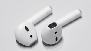 FILE PHOTO: Apple AirPods are displayed during a media event in San Francisco, California, U.S. on September 7, 2016. REUTERS/Beck Diefenbach/File Photo(REUTERS) FILE PHOTO: Apple AirPods are displayed during a media event in San Francisco, California, U.S. on September 7, 2016. REUTERS/Beck Diefenbach/File Photo(REUTERS)