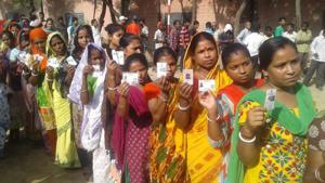 The voting commenced at 8 am and will continue till 4 pm.(HT Photo) The voting commenced at 8 am and will continue till 4 pm.(HT Photo)