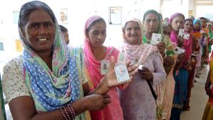 Female voters waiting in cue to cast their votes in zila parishad and block samiti polls at Lambi in Muktsar.(Sanjeev Kumar/HT) Female voters waiting in cue to cast their votes in zila parishad and block samiti polls at Lambi in Muktsar.(Sanjeev Kumar/HT)