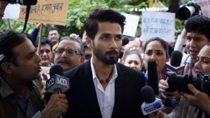 Shahid Kapoor in a still from Batti Gul Meter Chalu.