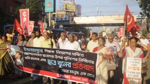 Protest rally on the issue of school students death of Islampur, at Gariahat crossing in Kolkata on Sunday.(Samir Jana/HT PHOTO)