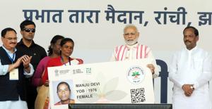 Prime Minister Narendra Modi gives a health card to beneficiaries as he launches Ayushman Bharat-National Health Protection Scheme(Parwaz Khan/ Hindustan Times) Prime Minister Narendra Modi gives a health card to beneficiaries as he launches Ayushman Bharat-National Health Protection Scheme(Parwaz Khan/ Hindustan Times)