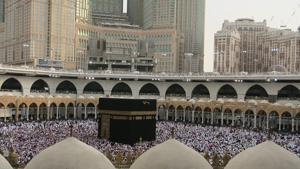The $9.6 billion Jabal Omar Development Co. is already taking advantage by building homes and malls as well as a project near the Grand Mosque that will include 38 hotels and some of the country’s largest malls.(File Photo) The $9.6 billion Jabal Omar Development Co. is already taking advantage by building homes and malls as well as a project near the Grand Mosque that will include 38 hotels and some of the country’s largest malls.(File Photo)