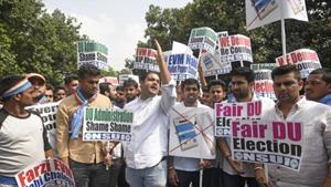 Members of National Students' Union of India (NSUI) stage a protest against EVM machines used during DUSU elections outside Election Commission in New Delhi, India.(HT File Photo) Members of National Students' Union of India (NSUI) stage a protest against EVM machines used during DUSU elections outside Election Commission in New Delhi, India.(HT File Photo)
