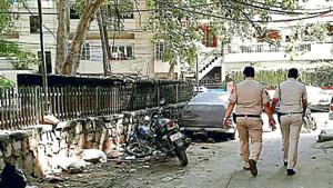 Police at the spot where 65-year-old Ram Bahadur Khatri was stabbed in the neck, allegedly by Benzi Singh.(Sourced) Police at the spot where 65-year-old Ram Bahadur Khatri was stabbed in the neck, allegedly by Benzi Singh.(Sourced)