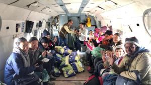 As many as 69 people, including 18 foreign nationals, were evacuated from various places in snow-bound Lahaul-Spiti district of Himachal Pradesh by Thursday afternoon.(HT Photo) As many as 69 people, including 18 foreign nationals, were evacuated from various places in snow-bound Lahaul-Spiti district of Himachal Pradesh by Thursday afternoon.(HT Photo)