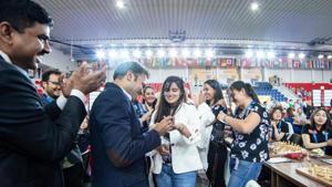 Niklesh Jain proposed Angela Lopez at the 2018 Chess Olympiad(Twitter/chess.com) Niklesh Jain proposed Angela Lopez at the 2018 Chess Olympiad(Twitter/chess.com)