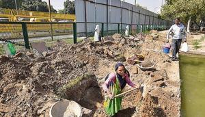 Of the six parks inside the C-hexagon area, three are getting fenced as part of the work on the war memorial; one is the children’s park, which is already fenced. The remaining two, adjacent to Rajpath and often used by pedestrians to enter the monument, will now also get fenced.(Biplov Bhuyan/HT Photo) Of the six parks inside the C-hexagon area, three are getting fenced as part of the work on the war memorial; one is the children’s park, which is already fenced. The remaining two, adjacent to Rajpath and often used by pedestrians to enter the monument, will now also get fenced.(Biplov Bhuyan/HT Photo)