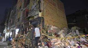 Four children and two women were killed and at least six others were injured, two of them critically, after a five-storey building collapsed in northwest Delhi’s Sawan Park near Ashok Vihar Phase-3 on Wednesday morning.(Sanchit Khanna/HT Photo) Four children and two women were killed and at least six others were injured, two of them critically, after a five-storey building collapsed in northwest Delhi’s Sawan Park near Ashok Vihar Phase-3 on Wednesday morning.(Sanchit Khanna/HT Photo)