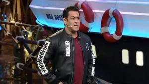 Salman Khan introduced a new task, involving cup cakes and catapults, on Weekend Ka Vaar, day 14.(Colors/Twitter) Salman Khan introduced a new task, involving cup cakes and catapults, on Weekend Ka Vaar, day 14.(Colors/Twitter)