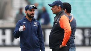 File image of Virat Kohli (left) and chief coach Ravi Shastri.(REUTERS) File image of Virat Kohli (left) and chief coach Ravi Shastri.(REUTERS)