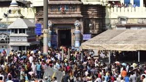 Protesters outside Jagannath temple in Pune on October 3.(HT Photo/Arabinda Mahapatra) Protesters outside Jagannath temple in Pune on October 3.(HT Photo/Arabinda Mahapatra)