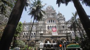 Mumbai, New York and London have an extraordinary diversity of religious, ethnic and linguistic groups; all were great centres of trade, finance, and entrepreneurship; all had an effervescent cultural life in publishing, theatre, and the arts(Hindustan Times) Mumbai, New York and London have an extraordinary diversity of religious, ethnic and linguistic groups; all were great centres of trade, finance, and entrepreneurship; all had an effervescent cultural life in publishing, theatre, and the arts(Hindustan Times)
