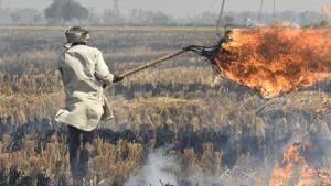 Delhi is one of the most polluted cities in the world. Road dust, vehicular emission and crop burning in neighbouring states are major sources of air pollution in the national capital, especially in winter months.(Burhaan Kinu/HT File Photo) Delhi is one of the most polluted cities in the world. Road dust, vehicular emission and crop burning in neighbouring states are major sources of air pollution in the national capital, especially in winter months.(Burhaan Kinu/HT File Photo)