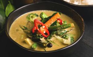 A Thai curry has three elements that define it: first the ingredients in the paste, second the way it is cooked and seasoned and third, the ingredients in the curry A Thai curry has three elements that define it: first the ingredients in the paste, second the way it is cooked and seasoned and third, the ingredients in the curry