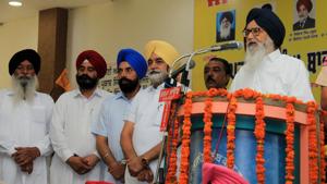Former chief minister Parkash Singh Badal addressing a gathering near Rampura Phul in Bathinda on Thursday.(Sanjeev Kumar/HT) Former chief minister Parkash Singh Badal addressing a gathering near Rampura Phul in Bathinda on Thursday.(Sanjeev Kumar/HT)