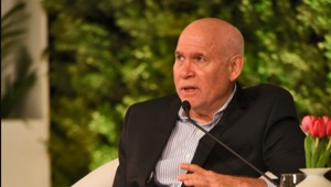 <p>Renowned American photographer Steve McCurry sat down for a conversation with ace Indian photographer Raghu Rai at the Hindustan Times Leadership Summit 2018. McCurry spoke about his famous Afghan girl photo that graced the cover of National Geographic thrice. He said that as soon as he saw the girl (Sharbat Gula), he saw how striking her eyes were and knew that he wanted to photograph her. McCurry said that had life turned out differently for Gula, she could have been a UN Ambassador for refugees. He also said that he helped her buy a house, to compensate for the photo that he took of her. </p>