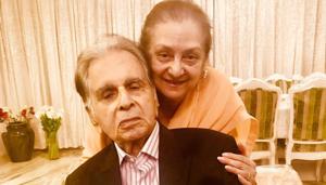 Saira Banu has said that Dilip Kumar is back at home.(Twitter) Saira Banu has said that Dilip Kumar is back at home.(Twitter)