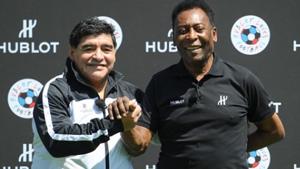 Pele (R) and Diego Maradona pose for a picture.(Twitter) Pele (R) and Diego Maradona pose for a picture.(Twitter)