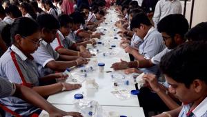The students were instructed to follow simple protocol and steps of DNA isolation from ripened bananas.(Guiness World Record/Twitter) The students were instructed to follow simple protocol and steps of DNA isolation from ripened bananas.(Guiness World Record/Twitter)
