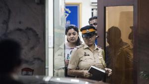 Tanushree Dutta at Oshiwara police station.(Satyabrata Tripathy/HT Photo) Tanushree Dutta at Oshiwara police station.(Satyabrata Tripathy/HT Photo)