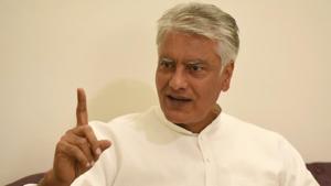 President of Punjab Pradesh Congress committee Sunil Jakhar during an interview in Chandigarh on Saturday.(Sanjeev Sharma/HT Photo) President of Punjab Pradesh Congress committee Sunil Jakhar during an interview in Chandigarh on Saturday.(Sanjeev Sharma/HT Photo)